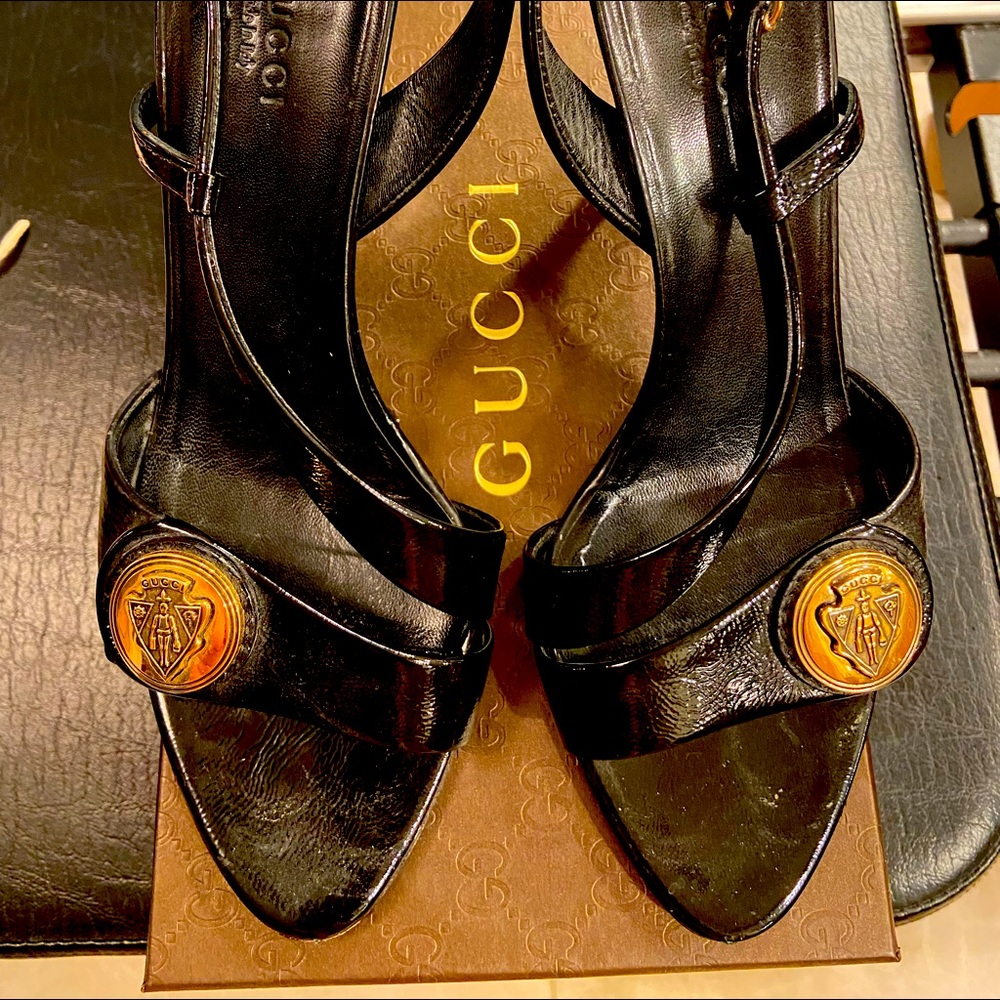 Gucci Authentic black patent leather sandals